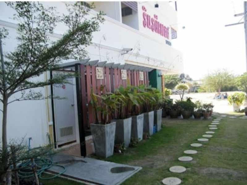 Rinradee Place Buriram Exteriör bild